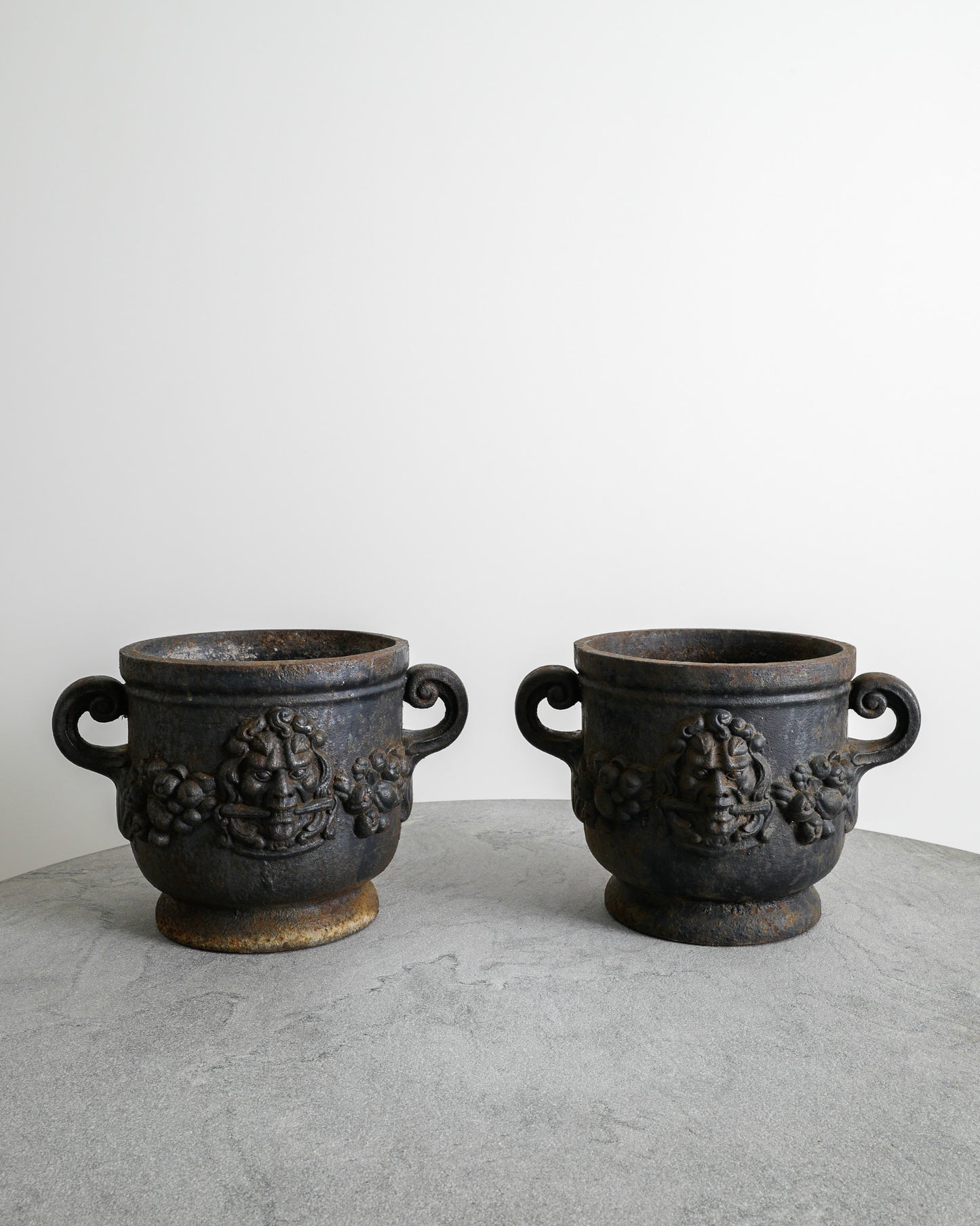 NÄFVEQVARNS BRUK "BACCHUS" URNS, 1930s