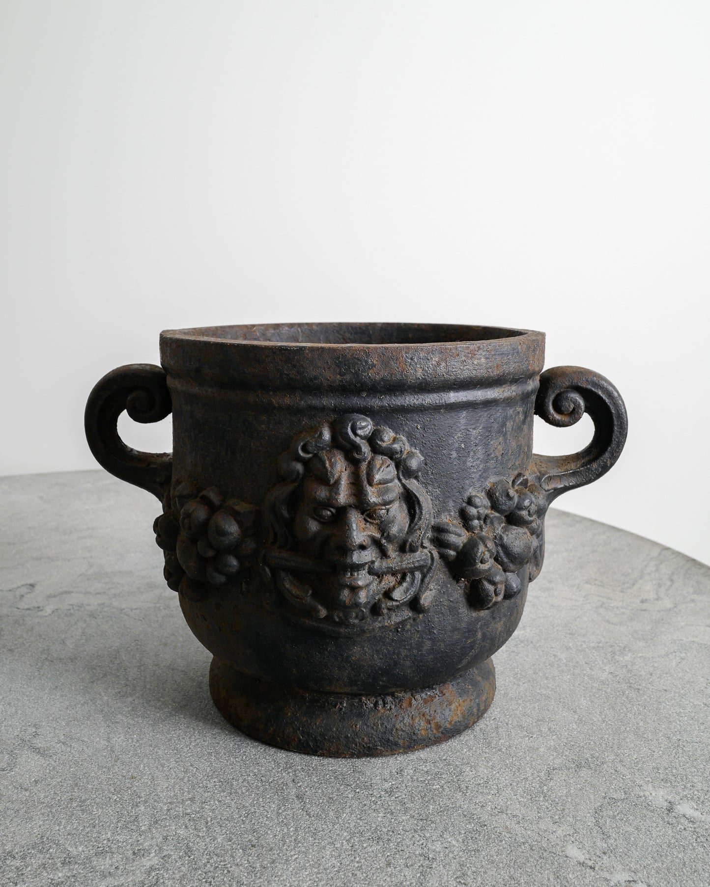 NÄFVEQVARNS BRUK "BACCHUS" URNS, 1930s