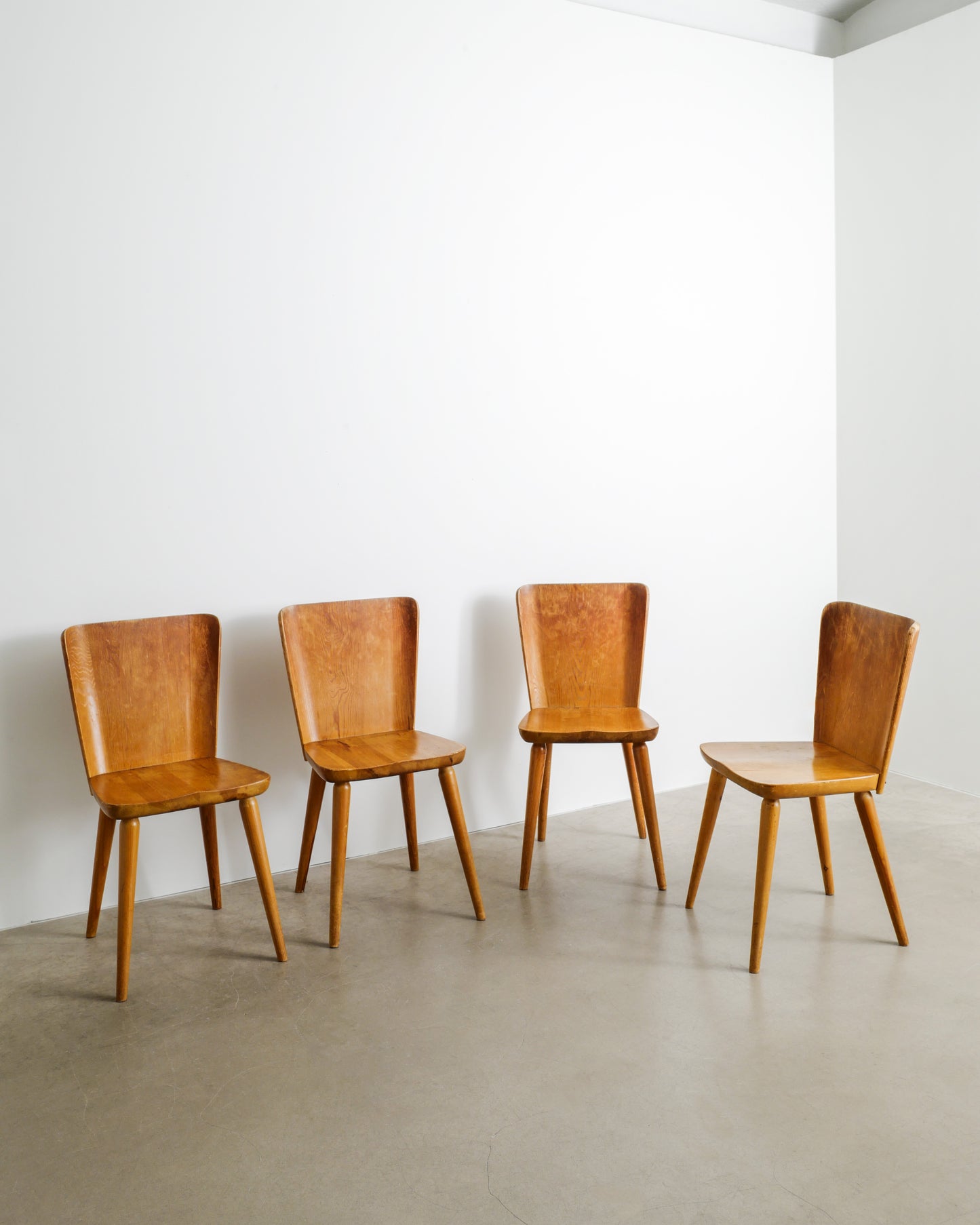 GÖRAN MALMVALL DINING CHAIRS, 1940s