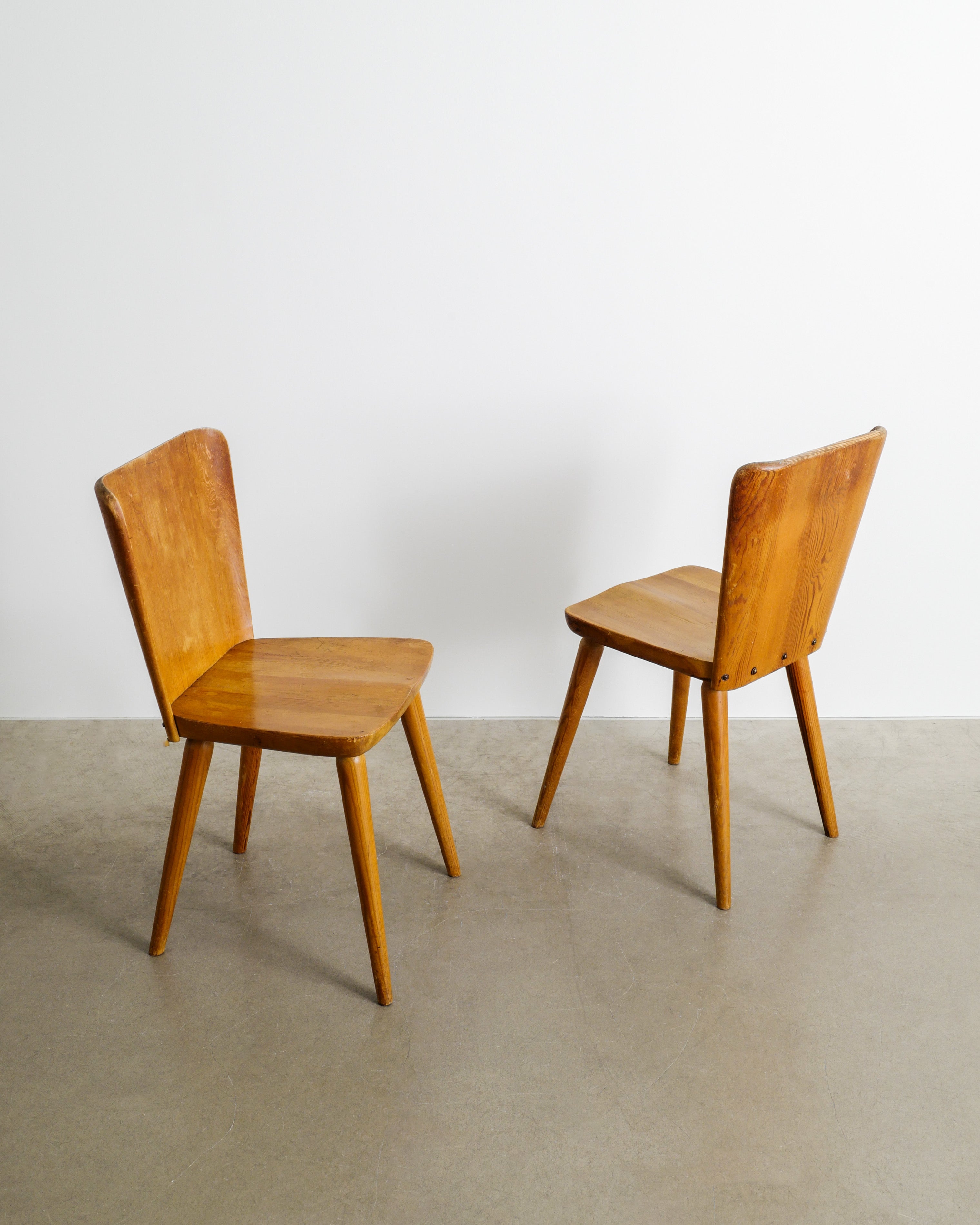 GÖRAN MALMVALL DINING CHAIRS, 1940s